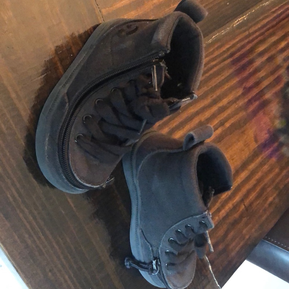 Billy’s in Black